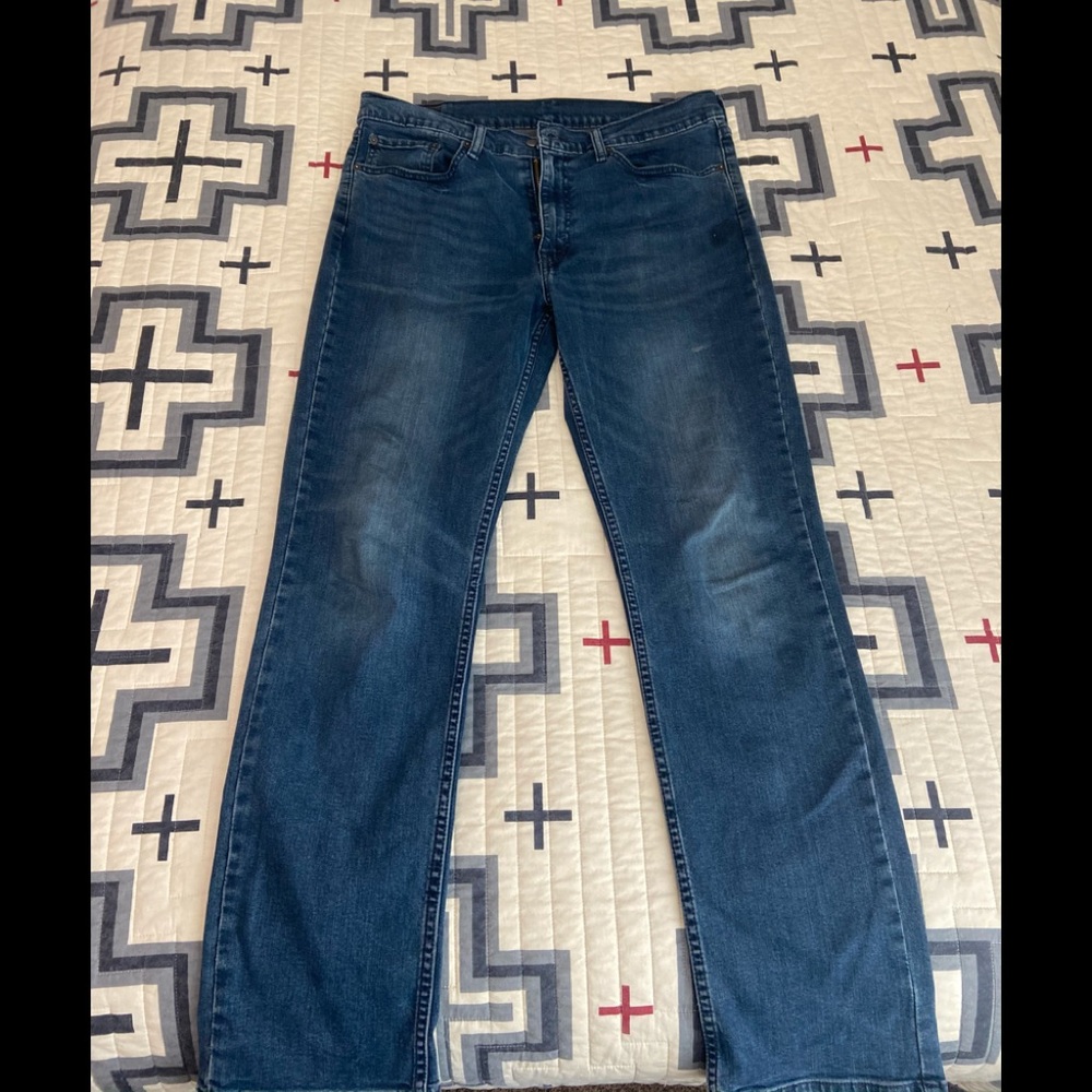 36 WAIST X 32 LENGTH DENIM LEVI JEANS